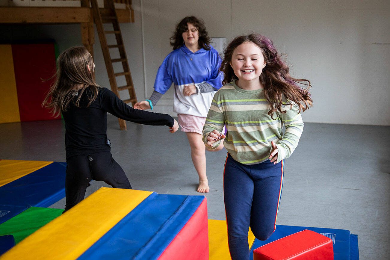 Madi Humphries, 9, Rose Austin, 13, and Eirene Ritting, 8, on Thursday, Jan. 25, 2024 in Bothell, Washington. (Olivia Vanni / The Herald)