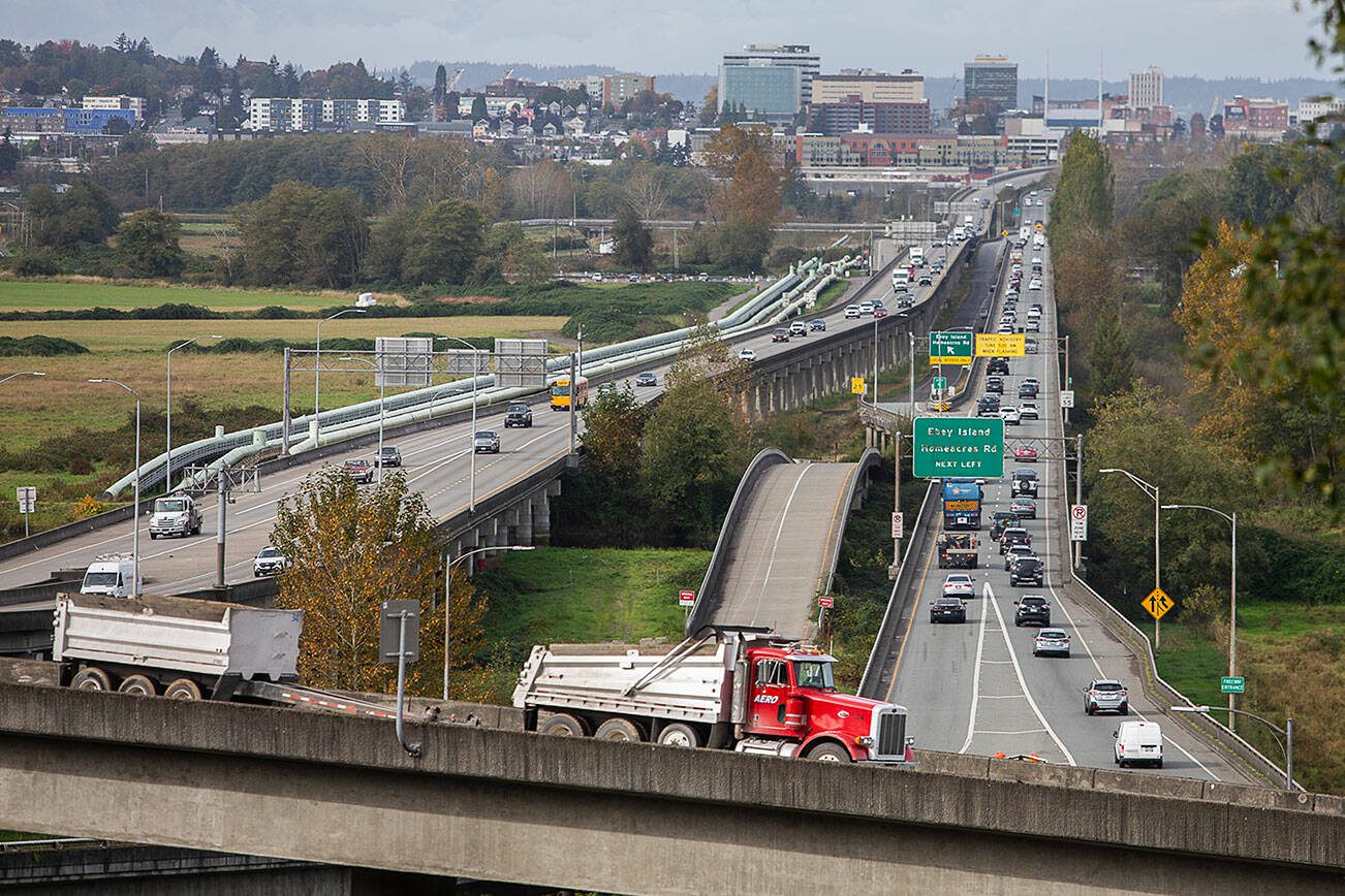 Traffic moves across the US 2 trestle between Everett and Lake Stevens on Wednesday, Oct. 9, 2024. (Olivia Vanni / The Herald)