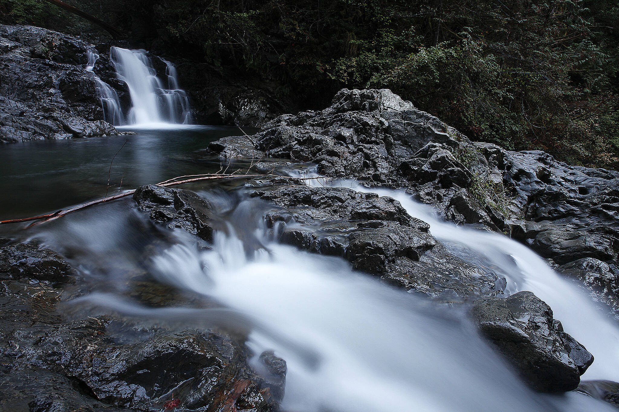 Water cascades down the Lower Falls near the Woody Trail at Wallace Falls State Park near Gold Bar in 2015. (Ian Terry / The Herald)