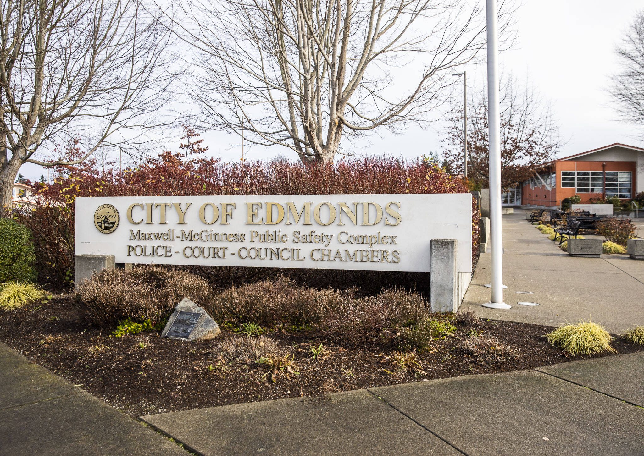 The city of Edmonds police, court and council chambers complex last year. (Olivia Vanni / Herald file)